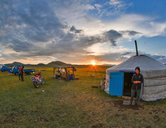 Gobi Desert Safari  In Mongolia - Luxury Vacations and Holidays
