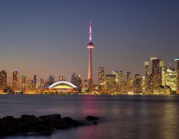 Toronto Tours Package - Luxury Vacations and Holidays
