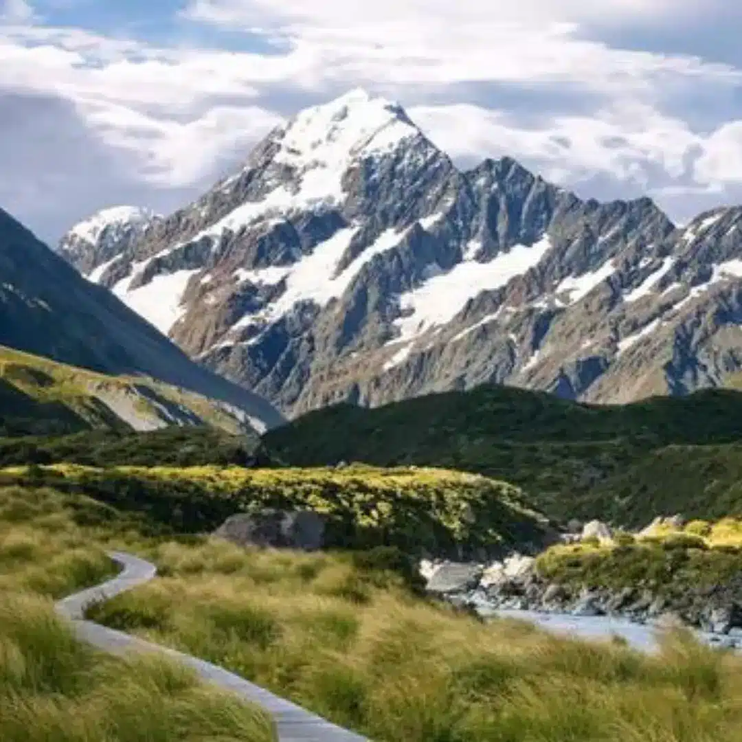 New-Zealand-Tour-Package-Luxury-Vacations-and-Holidays-Pvt-Ltd